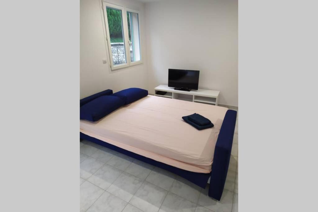 Appartement Neuf Tout Confort Aubenas Exterior photo